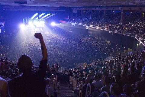 KONSERLERDEN... -  - Biraz daha ses verin; müzik başlıyor!