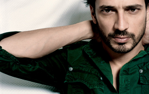 Beyoğlu D&R'da; 2 Nisan Cumartesi, saat 16.00'da, Timuçin Esen, albümü Mayhoş'un imza günü.