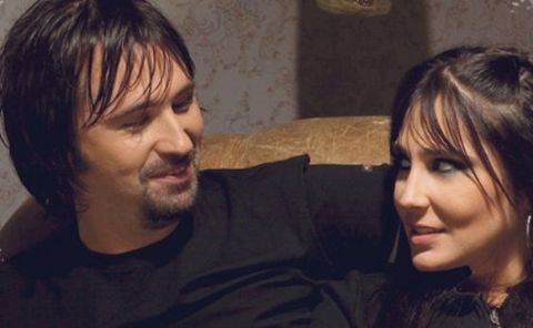 ** Ghetto'da; 1 Nisan Cuma, saat 22.30'da, Vega, 2 Nisan Cumartesi, saat 22.00'de ise Generation Betamax - Believe Your Eyes Parti. Gecenin konukları; DJ Tarık Koray ve Suitcase. Mekânda; 6 Nisan'da da Manuel Reina - Işıl Reina Rumba Catalan. Giriş: 28, 23 TL. Tel: (212 251 75 01) - ** Caddebostan Kültür Merkezi'nde; 1 Nisan Cuma, saat 20.00'de, şef Tadeusz Strugala, solist I. Florin Galati'nin (keman) eşliğinde, İstanbul Devlet Senfoni Orkestrası Konseri. Tel: (216 495 82 00)