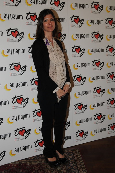 ZEYNEP ÜSTÜNEL