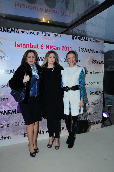 ESRA ÖZTÜRK ZUHAL PİRİÇÇİOĞLU, PERVİN ERSOY