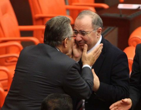 Mevlüt Arslanoğlu, gözyaşlarını tutamadı