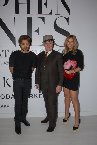 PABLO GANGULI, STEPHEN JONES, DEMET MÜFTÜOĞLU 