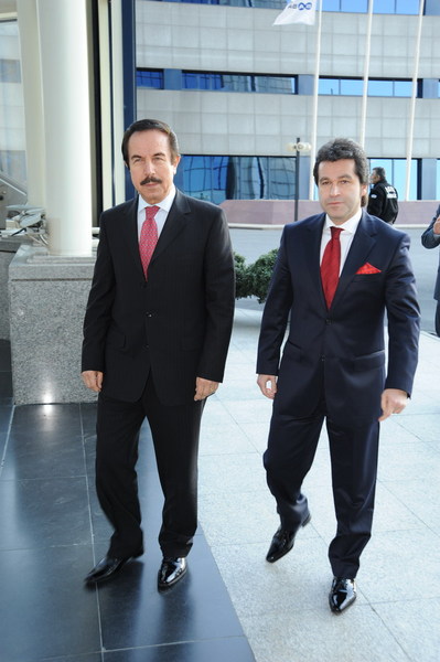 HAYRİ KOZAKÇIOĞLU