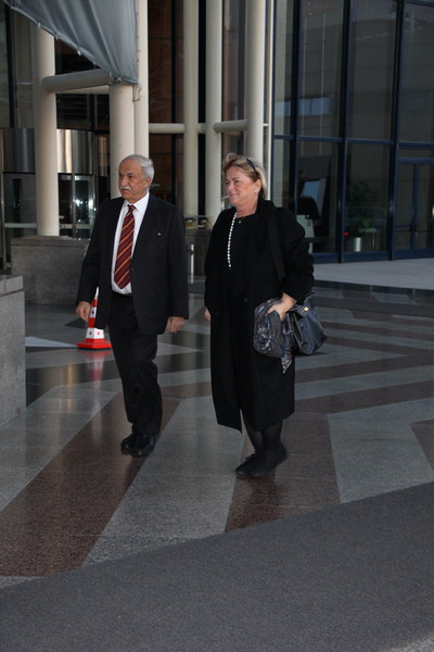 HÜSNÜ - AYŞE ÖZYEĞİN