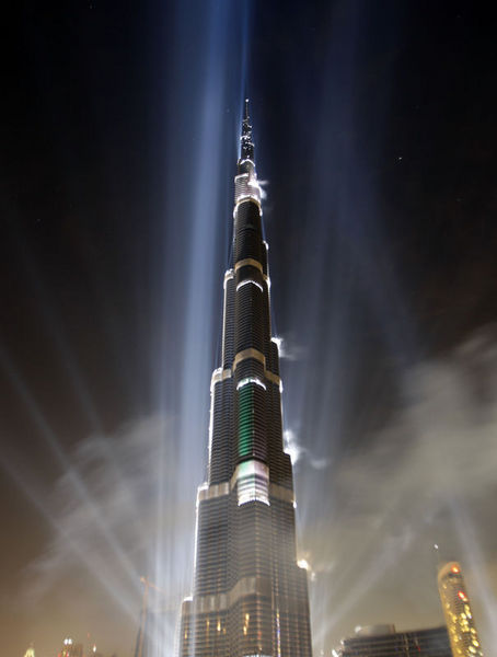 Burj Khalifa - Dünyanın en yüksek binası - 828 metre!