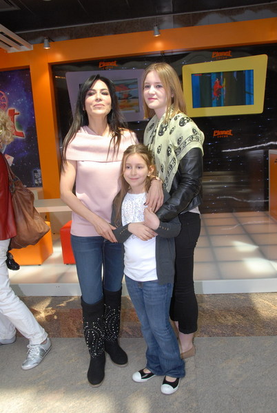 SİTARE, NAZ, ASLI AKDİLEK 