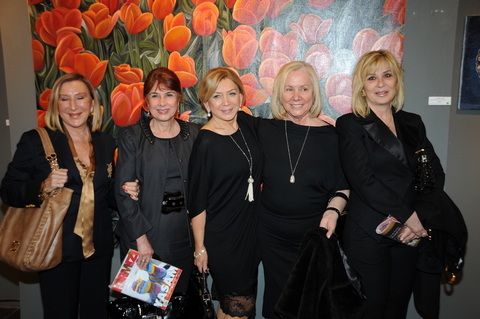 MERAL İKİZLER, ZEYNEP GERMAN, MERAL YAZICI, CANAN GÖZTEPE, BANU AKÇA