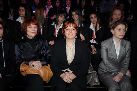 GÜL MUTLU