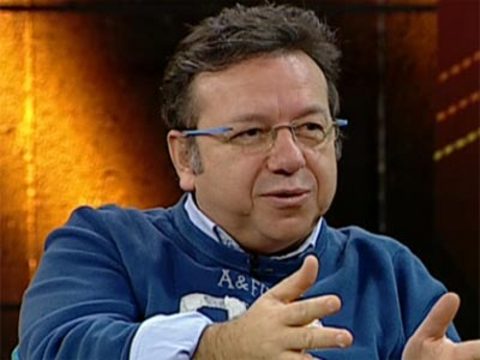 Senaryo yazarı Gani Müjde'nin 80 bin Euro'ya satın aldığı ve "HaYatch" adını verdiği Fransız Jeanneau firmasına ait DS model teknesi 40 feet uzunluğunda. Aynı yat şu anda ikinci el olarak satışta ve fiyatı 59 bin Euro.