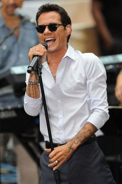 Ayrıldıktan sonra Anthony, yeni kız arkadaşı Venezüella'lı Shannon de Lima için bu dövmenin üzerini Hürriyet Heykeli dövmesiyle kapattırdı.