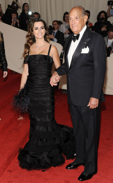 PENELOPE CRUZ, OSCAR DE LA RENTE