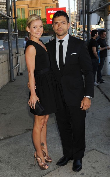 MARK CONSUELOS - KELLY RIPA