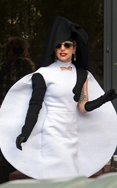LADY GAGA