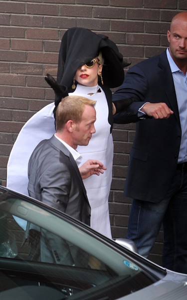 LADY GAGA