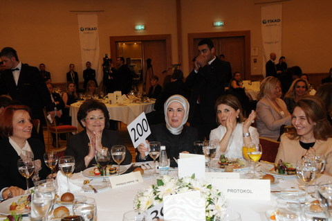 EMİNE ERDOĞAN 