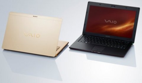 SONY Vaio Hybrid: Sony de bu yaz Vaio Hybrid modeli ile pazarda boy göstermeye hazırlanıyor. Blu-ray sürücü, üç boyutlu görüntü desteği ve Intel'in kablosuz görüntü aktarım teknolojisine sahip olacak Vaio Hybrid'in 8 ile 16 saat arasında pil ömrü sunması bekleniyor. Sony'nin "Hybrid" bilgisayarının 11.6 inç büyüklüğünde, 1366 x768 piksel LCD ekranlı olacağı belirtiliyor -  -