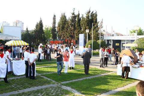 ÖDÜL TÖRENİ ALANINDAN VE ETKİNLİKLERDEN GENEL GÖRÜNÜM