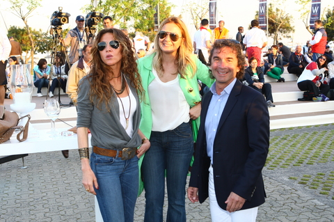 RONİT GÜLCAN, DEMET MÜFTÜOĞLU, CEM HAKKO