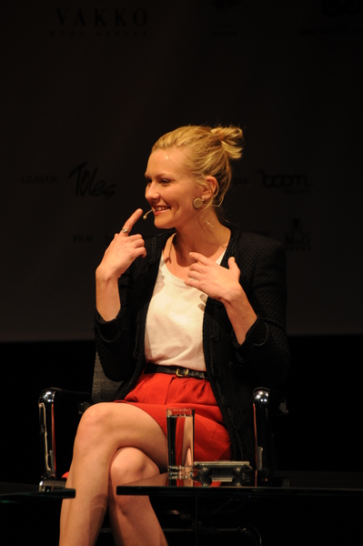 KIRSTEN DUNTS