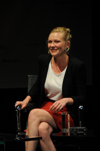 KIRSTEN DUNTS