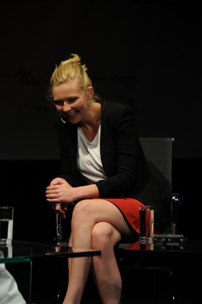 KIRSTEN DUNTS