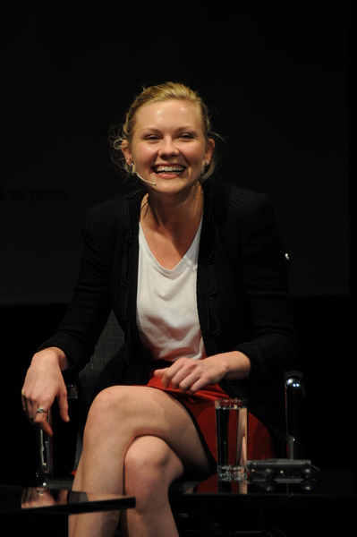 KIRSTEN DUNTS