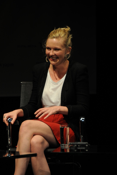 KIRSTEN DUNTS
