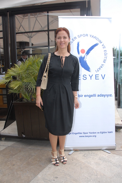 SUZAN TOPLUSOY 