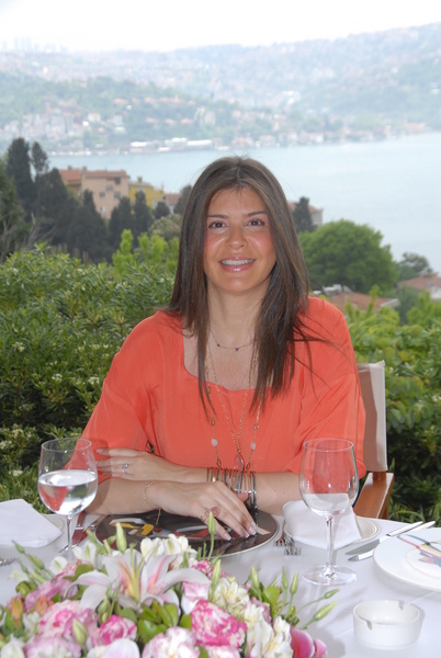 NİL UYGUNER 