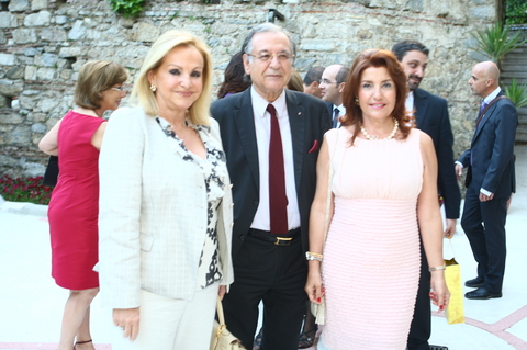 SILVIA - KENAN MAGRIPLI, JULİDE BERKMAN 
