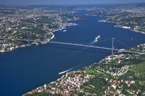 13. TÜRKİYE -  - 74 milyonluk Türkiye'den bu yıl başvuru sayısı 115 bin kişiyi aştı. 66 bin kişilik aile nüfusuyla birlikte rakam 181 bin 578 olarak açıklandı. -  - Türkiye 2009'da en çok başvuru yapılan 16'ncı ülke olmuştu. Ailelerle birlikte toplam başvuru 124 bin kişi olmuştu.  -  -
