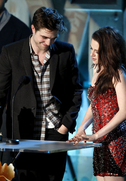 ROBERT PATTINSON, KRISTEN STEWART