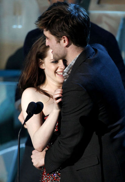 KRISTEN STEWART, ROBERT PATTINSON