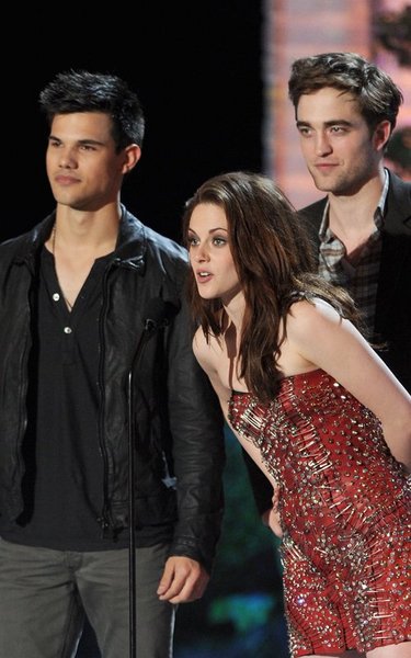 TAYLOR LAUTNER, ROBERT PATTINSON, KRISTEN STEWART