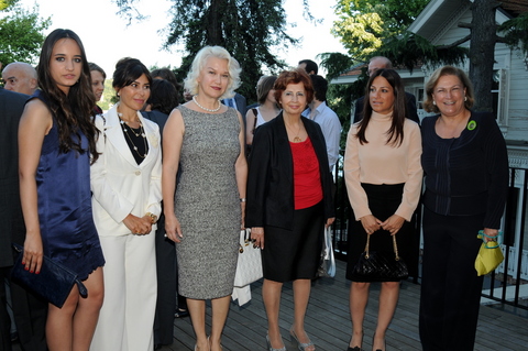 MELİSA TAPAN, SUZAN SABANCI DİNÇER, ALEV TÖRÜNER, TÜRKAN, SEVİL, GÜLER SABANCI