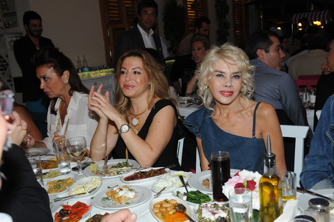 AYLİN LİVANELİ, BUKET TAŞDELEN
