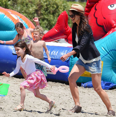 KATIE HOLMES, SURI CRUSIE - 