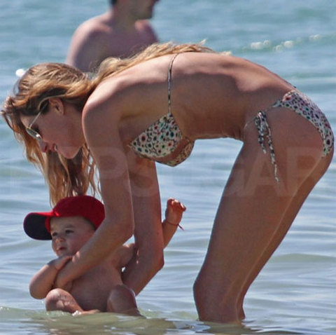 GISELE BUNDCHEN - 