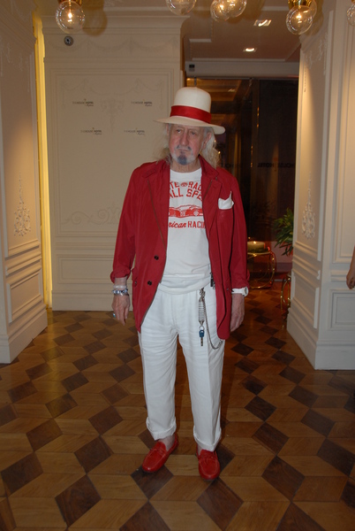 ERTEKİN DİNÇAY