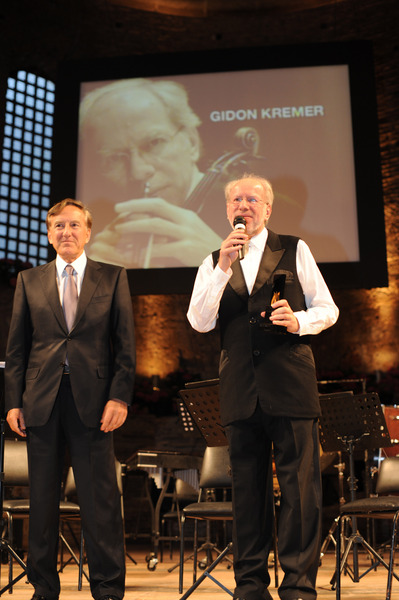 BÜLENT ECZACIBAŞI, GIDONKREMER PH ERHAN YÜKSEL