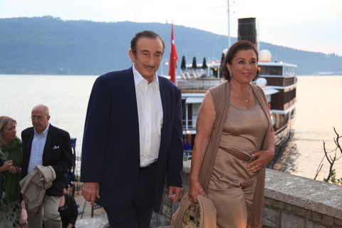 LİLİ GARİH, SELİM ŞAŞO