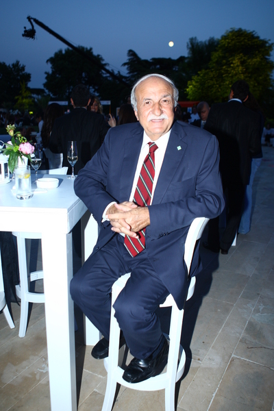 HÜSNÜ ÖZYEĞİN