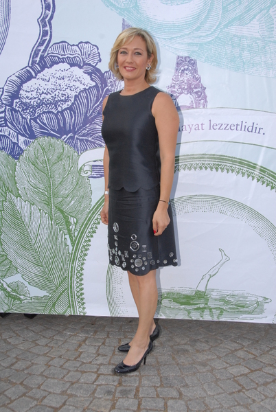 REVNA DEMİRÖREN