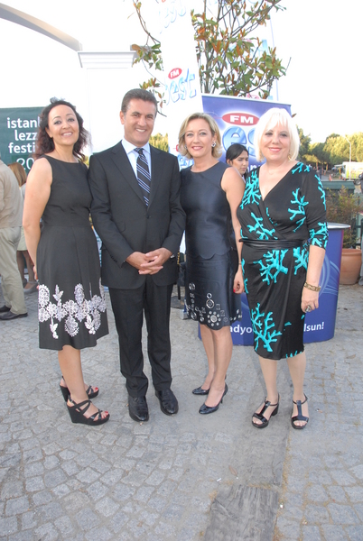 BERNA CEYLAN,  MUSTAFA SARIGÜL,  REVNA DEMİRÖREN,  ZAFER KOZANOĞLU 