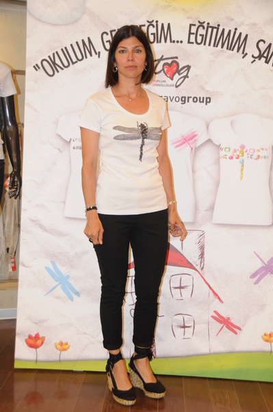 ZEYNEP ÜSTÜNEL
