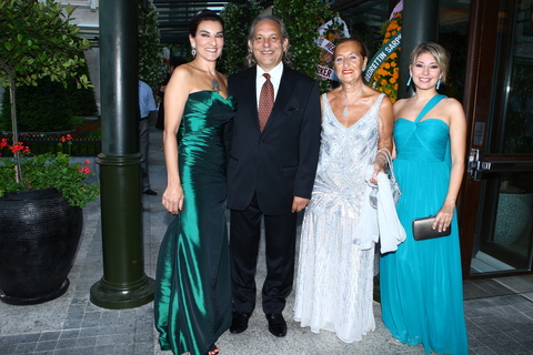 AYSE, BENICE, ELÇİN, MİNA GÜMRÜKÇÜOĞLU 