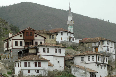 Taraklı konakları Safranbolu'dan farklı olarak yemyeşil bir doğanın içinde yer alıyor -  -