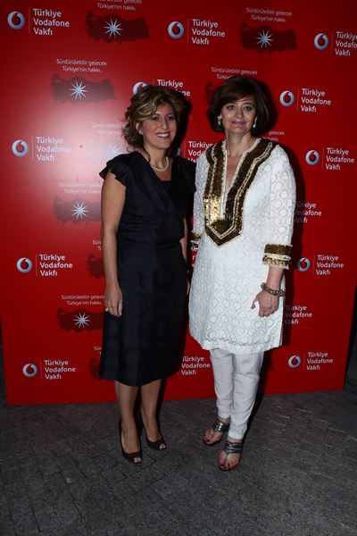 SERPİL TİMURAY, CHERİE BLAIR