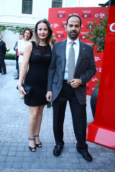 MİNE ÖZVARDAR, NASUH MAHRUKİ 